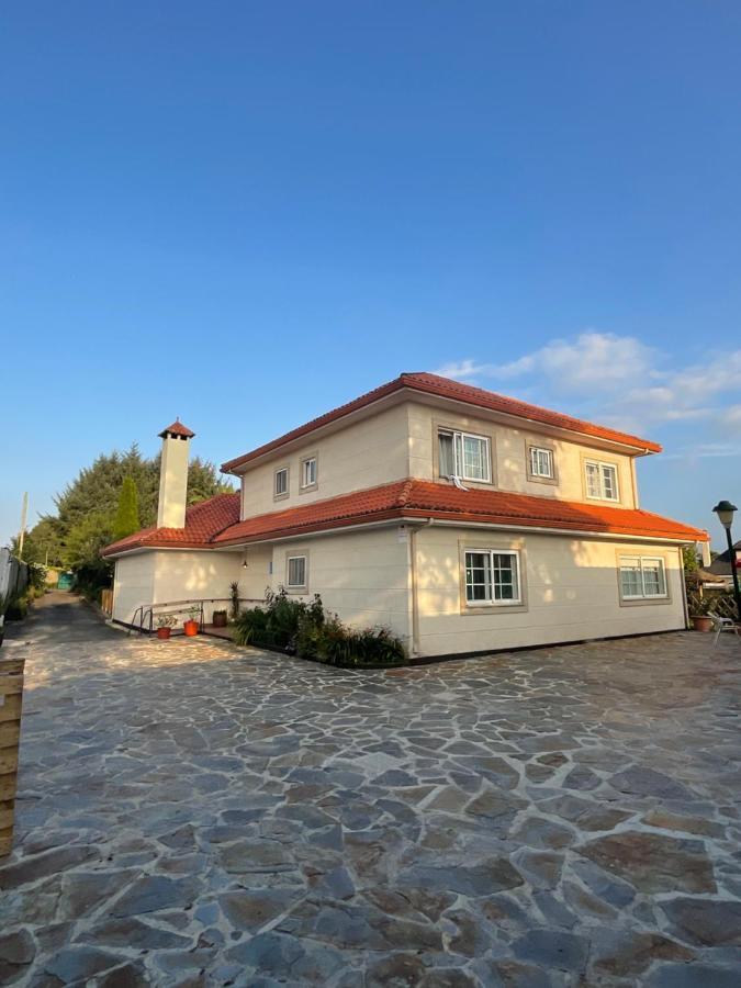 מלון O Pino Mar De Frisia מראה חיצוני תמונה