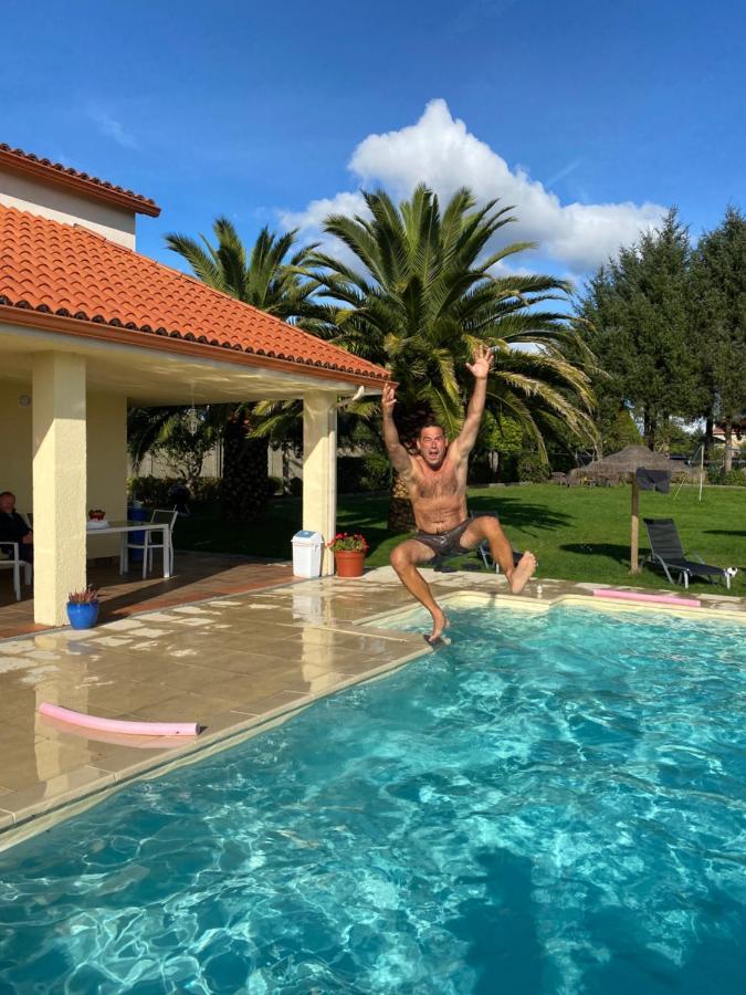 מלון O Pino Mar De Frisia מראה חיצוני תמונה